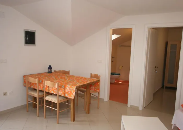 With A Parking Space Mandre, Pag - 6415 Apartment Kolan