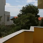 With A Parking Space Mandre, Pag - 6415 Apartamento