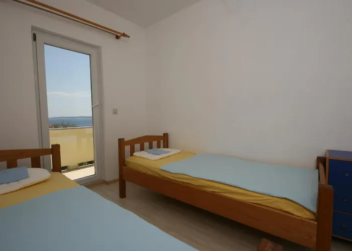 With A Parking Space Mandre, Pag - 6415 Apartment Kolan