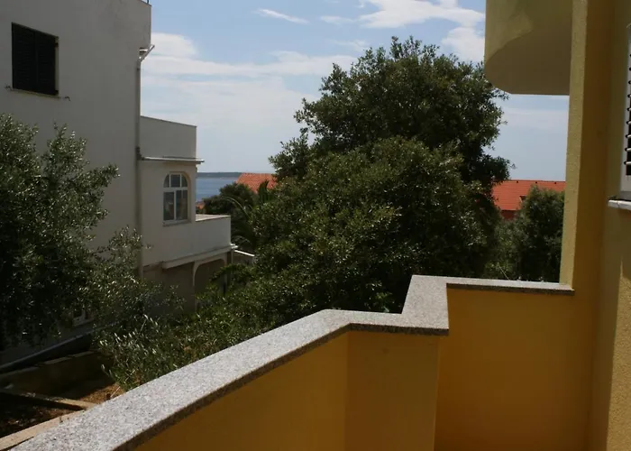 With A Parking Space Mandre, Pag - 6415 Apartment