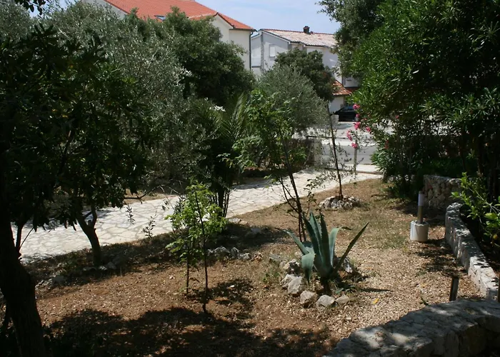 With A Parking Space Mandre, Pag - 6415 Apartment Kolan