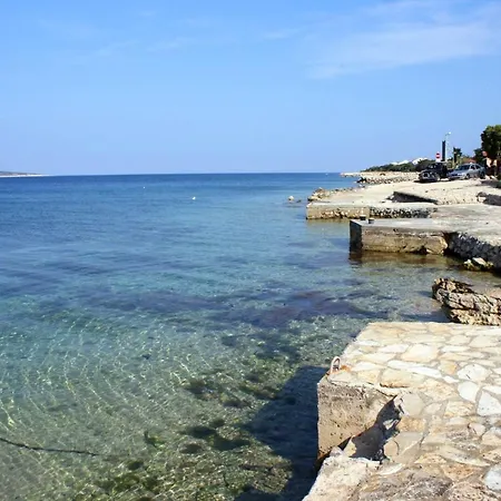 With A Parking Space Mandre, Pag - 6415 *